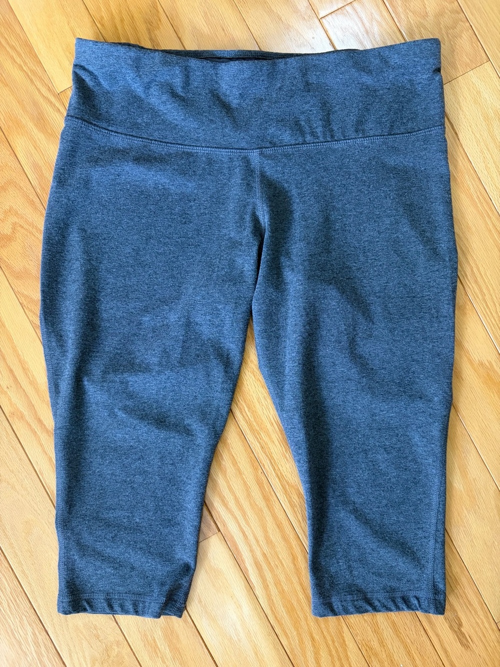 Athletic Works DriWorks Capri Leggings Sz Large Gray